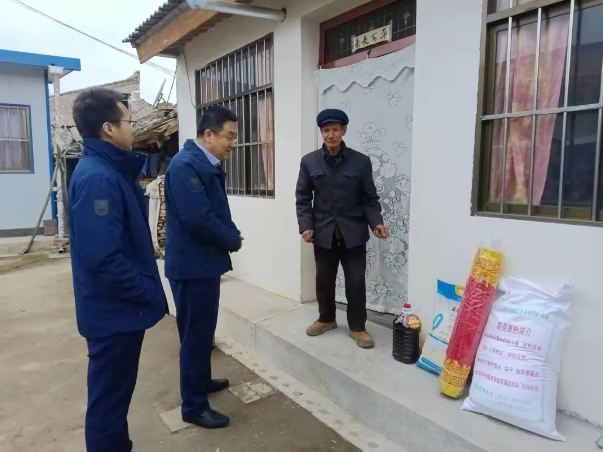 乐鱼网页版-乐鱼(中国)
深入帮扶村开展春节慰问(图2)