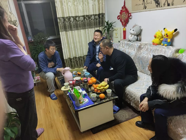 关爱员工冷暖 传递组织温情——乐鱼网页版-乐鱼(中国)
组织开展员工家访活动(图2) 关爱员工冷暖 传递组织温情——乐鱼网页版-乐鱼(中国)
组织开展员工家访活动(图2)