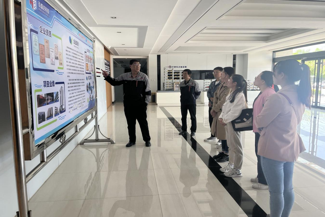 乐鱼网页版-乐鱼(中国)
开展新员工入职培训(图3)