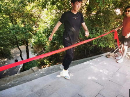 助力文旅市场 展示产投风采——乐鱼网页版-乐鱼(中国)
组织开展员工登山比赛活动(图9)